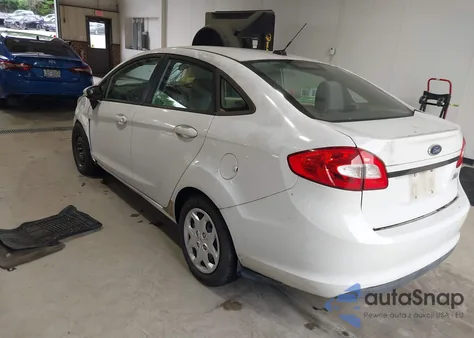 2011 Ford Fiesta S из США, поврежденный, VIN 3FADP4AJ8BM170415